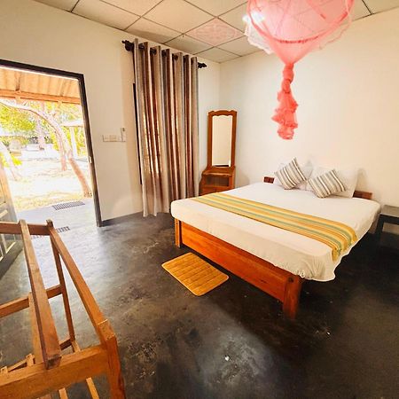 Werala Beach Resort Kalpitiya Bagian luar foto